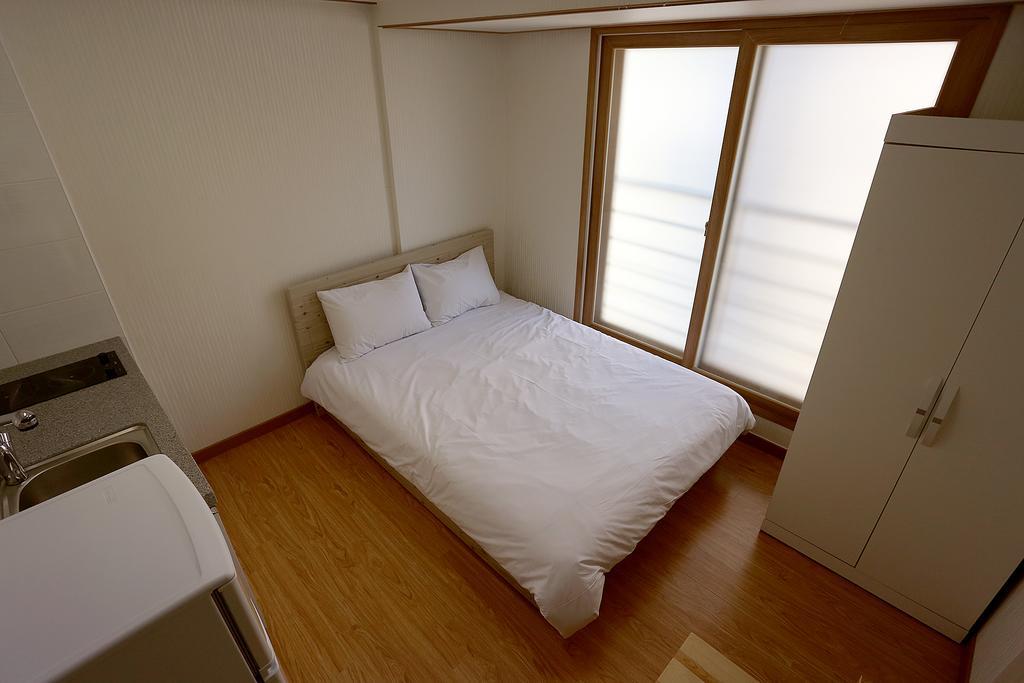 Stay Hongdae & Sinchon Seoul